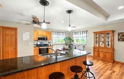 1002 S 12th Ave, Washington, IA 52353