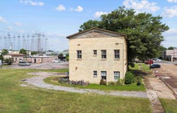 212 E Sabine Street, Kilgore, TX 75662