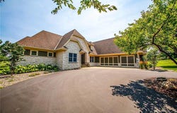 345 Lindsay Road, Troy Twp, WI 54016