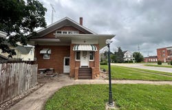 302 1st St. NW, Hampton, IA 50441