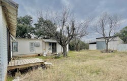 807 E Anniston, Llano, TX 78643