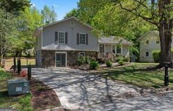 8876 Ashwood, Riverdale, GA 30274
