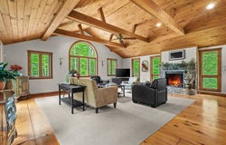 202 Pratt Bridge Road, Jamaica, VT 05343