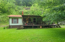 523 Bullskin Branch Road, Oneida, KY 40972