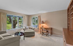 10109 N Gettysburg Ct, Mequon, WI 53092