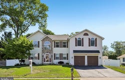 861 LONGWOOD DRIVE, VINELAND, NJ 08361