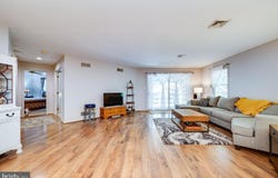 2001 MEADOW Glen, WYOMISSING, PA 19610