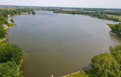 7441 W Lutes Dr, Warsaw, IN 46582