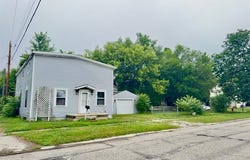 909 Elmwood Street, Port Huron, MI 48060