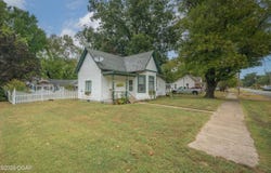 303 Ottawa Street, Seneca, MO 64865