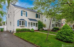8 MacArthur Drive, Edison, NJ 08837