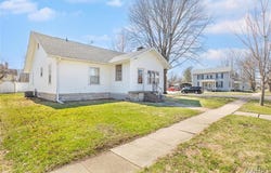 533 Locust Street, Carrollton, IL 62016