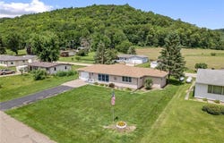 S1576 Lake Street, Alma, WI 54610
