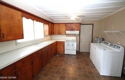 1139 S Main Street, Lexington, TN 38351