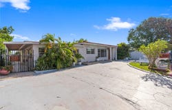 491 W 35th Pl, Hialeah, FL 33012