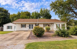 403 N Finis Street, Virden, IL 62690