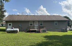 1431 W Commercial St, Buffalo, MO 65622