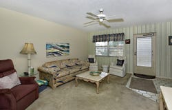 90 Hastings F, West Palm Beach, FL 33417