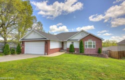 1702 Rosewood Drive, Neosho, MO 64850