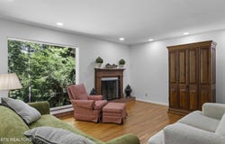 790 W Outer Drive, Oak Ridge, TN 37830