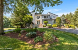 25 Whistler Way, Marlboro, NJ 07746