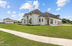 100 Trailing Oaks Drive, Youngsville, LA 70592