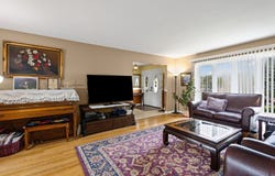 1913 E SEMINOLE Lane, Mount Prospect, IL 60056