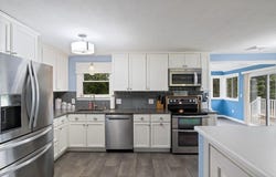 2 Heather Drive, Hooksett, NH 03106