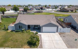 5421 Jackson Ln, Pasco, WA 99301