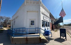 284 Lincoln St, Riverton, NE 68972