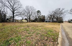 5523 Crepe Myrtle Drive, Jackson, MS 39206