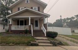 526 Grant Avenue, Cuyahoga Falls, OH 44221