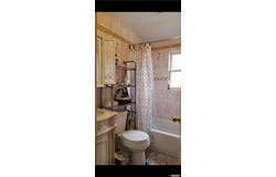 38-33 215th St, Bayside, NY 11361