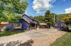 141 Bears Paw Way, Hollister, MO 65672