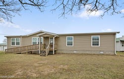 2822 Hwy Yy, LaRussell, MO 64848