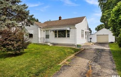 803 ELDRIDGE Street, Washington, IL 61571