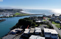 222 DEL NORTE Ln, Brookings, OR 97415
