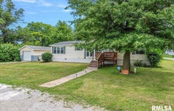 611 S SARATOGA Street, Ashland, IL 62612