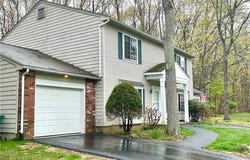 2 Eagle Run, Warwick, RI 02818