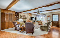 5602 Highland Dr, Hutchinson, KS 67502