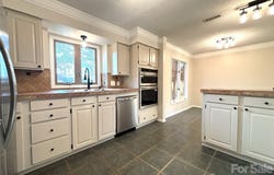 1754 12th Street NE, Hickory, NC 28601