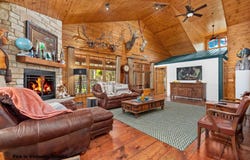 3936 EAGLE WATERS RD, Eagle River, WI 54521