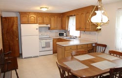 13 Narragansett Blvd, Chicopee, MA 01013