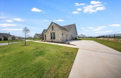 111 Clear Creek Lane, New Fairview, TX 76078