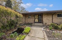 1657 W Kentview Drive NE, Grand Rapids, MI 49505