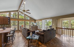 1720 POINT GRAND Dr, Savannah, TN 38372
