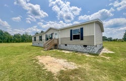 111 Candler, Hahira, GA 31632