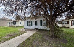 909 7th St, Britton, SD 57430
