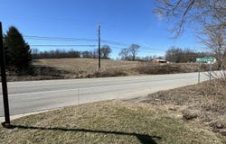 5725 Whitneyville Avenue SE, Alto, MI 49302
