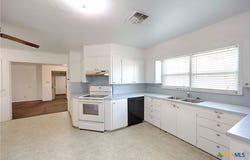122 Ave E, Shiner, TX 77984
